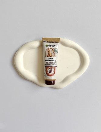 کرم دست خشک و زبر