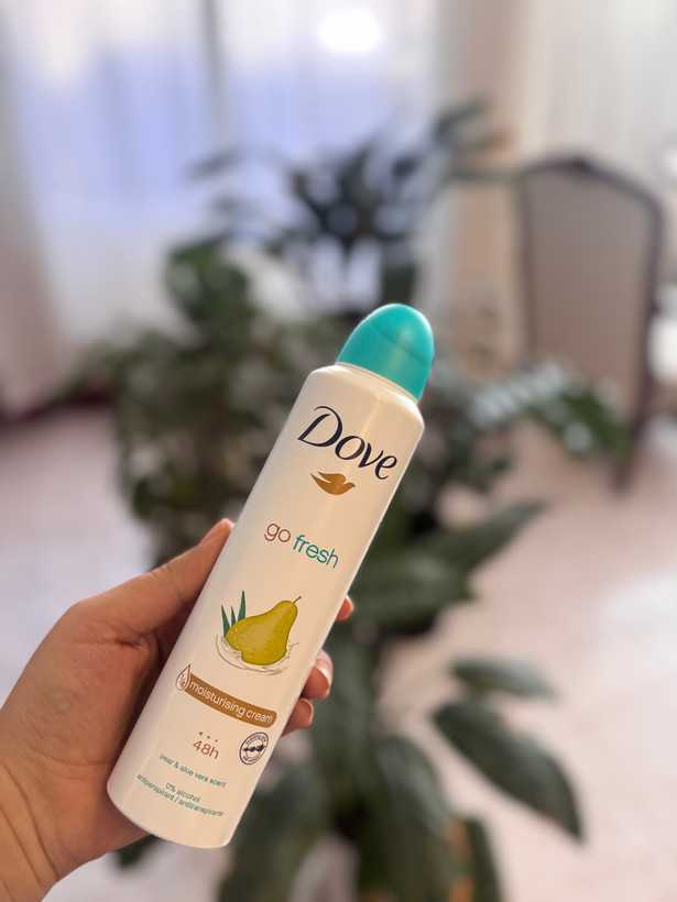 اسپری ضد تعریق زنانه داو 250 میل رایحه گلابی و آلوئه ورا مدل Go Fresh